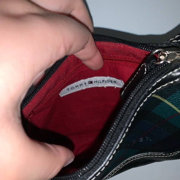 SOLD !!!!!!!!!!!! 💚gorgeous petit Tommy Hilfiger bag💚 - Picture 6 of 8